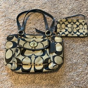 Medium Coach Purse with matching Wristlet/Wallet